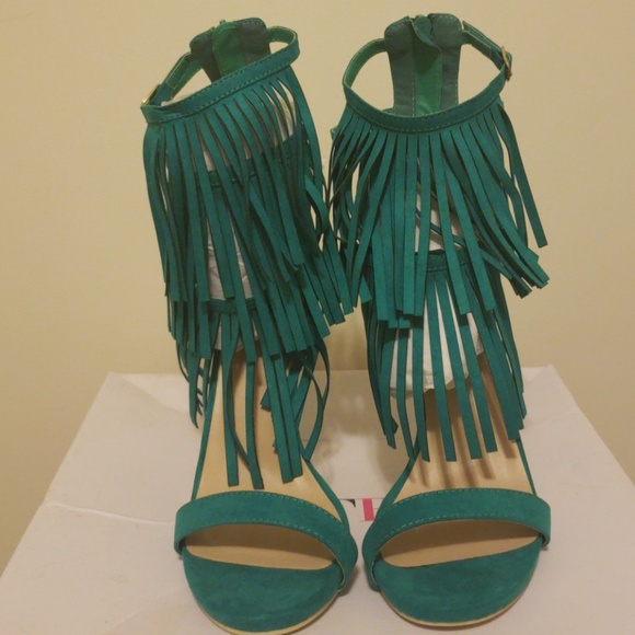 Shoes - Picture 1 of 4